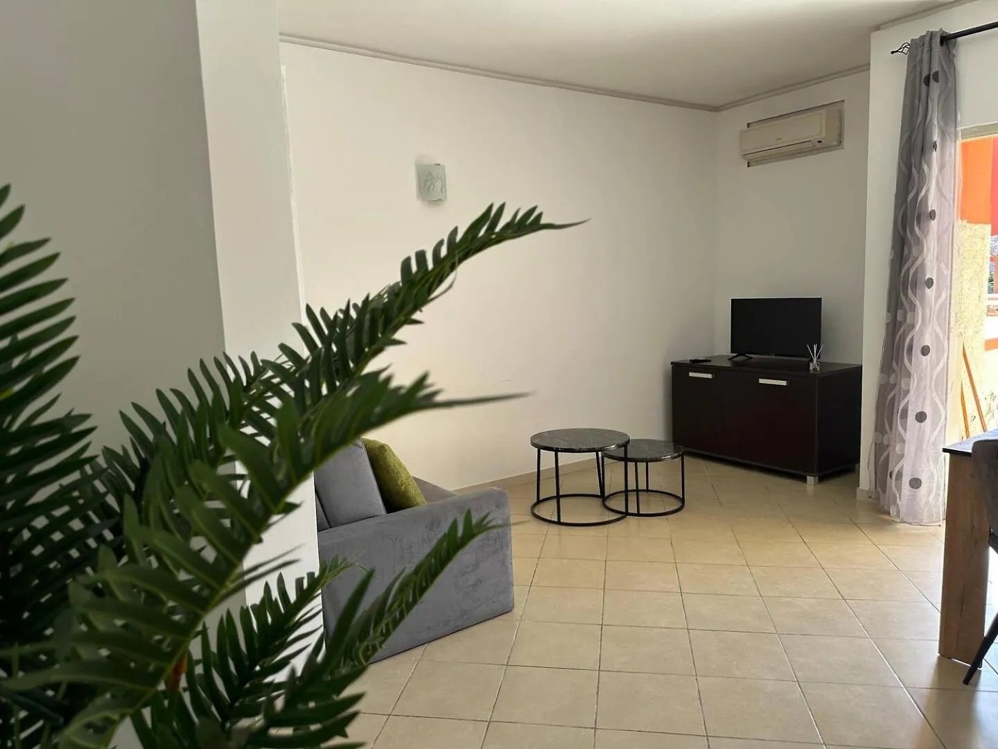 Apartment Djadsal Moradias - By Bobbywashere Santa Maria