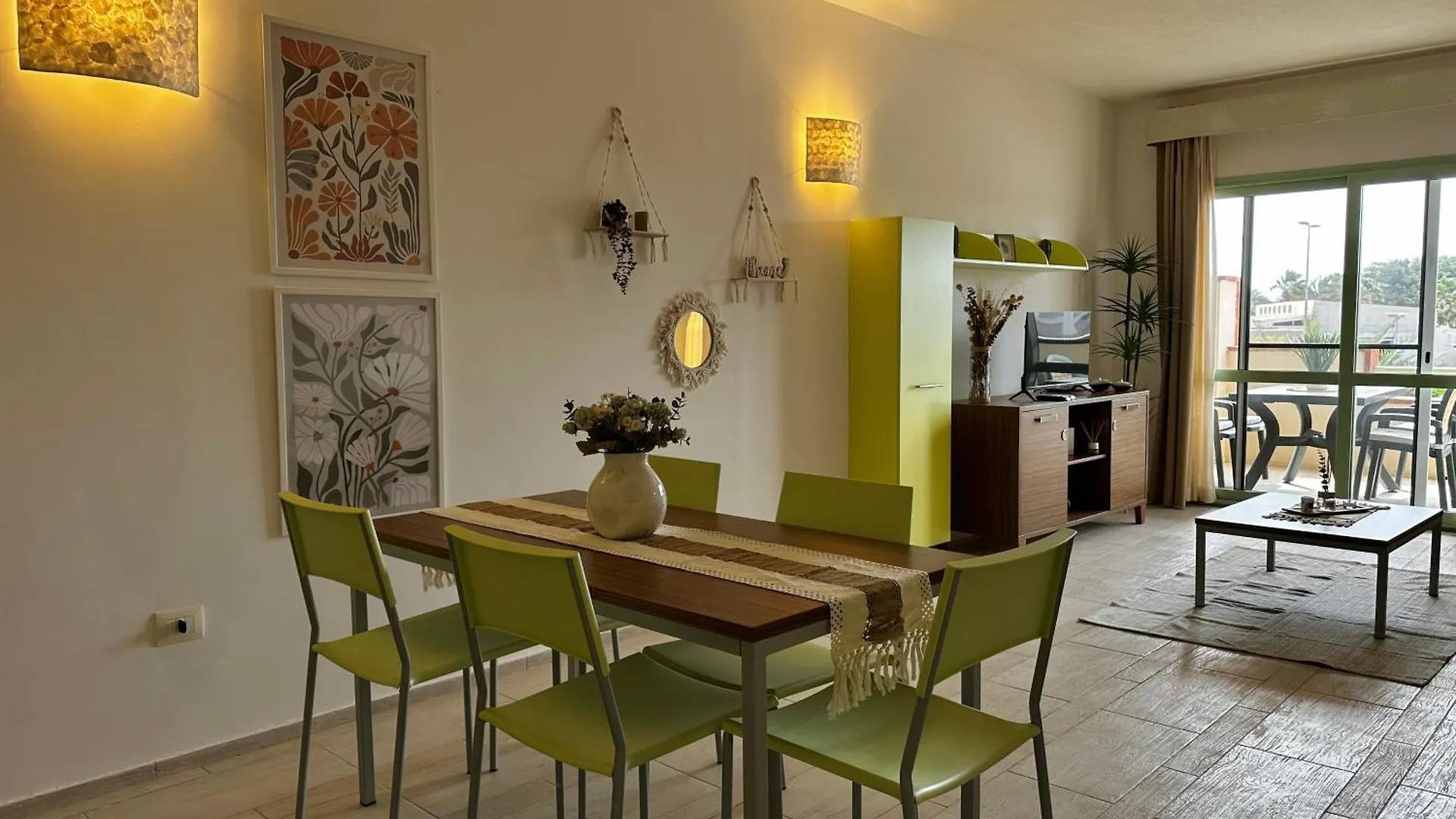 Apartment Djadsal Moradias - By Bobbywashere Santa Maria